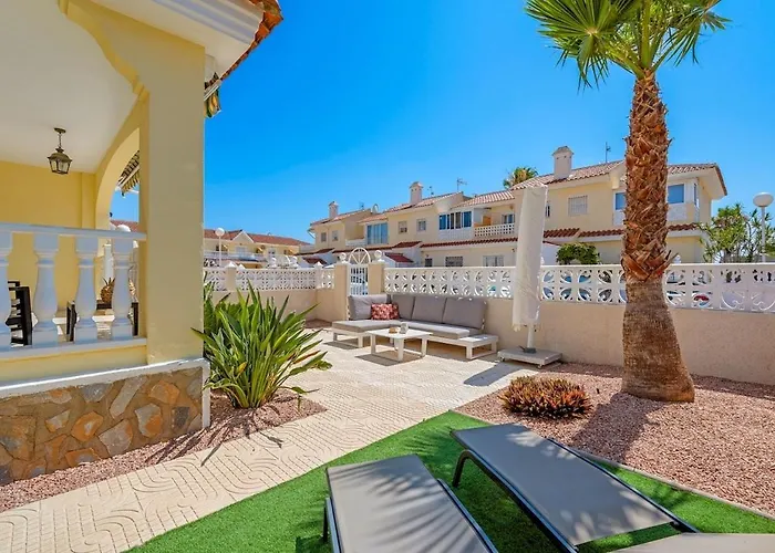 Casa Lindi Holiday home *