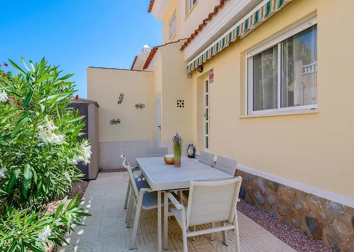 Casa Lindi Holiday home