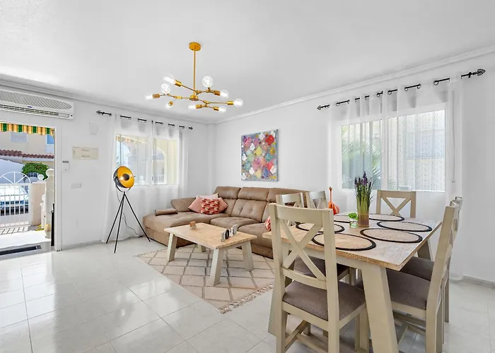 Casa Lindi Holiday home *