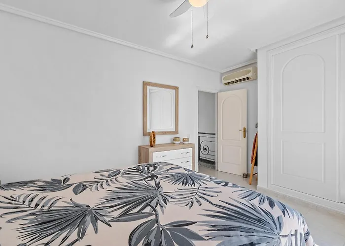 Casa Lindi Holiday home *