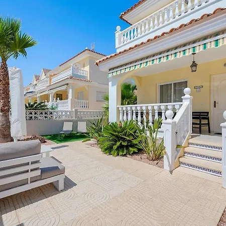 Casa Lindi Рохалес